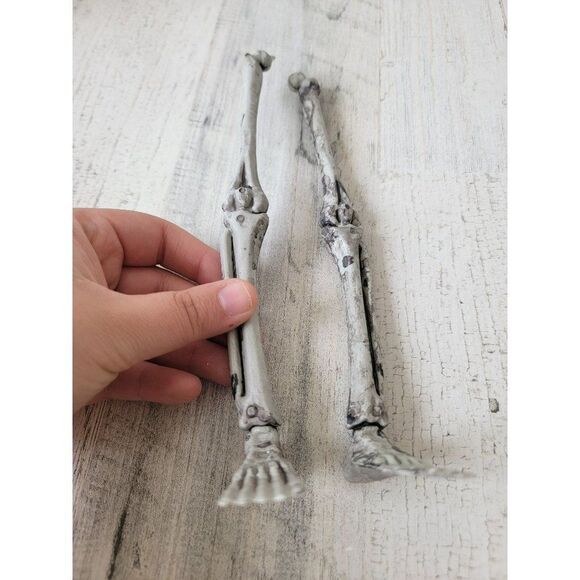 Halloween scary skeleton leg set decor bones prop - Picture 3 of 5
